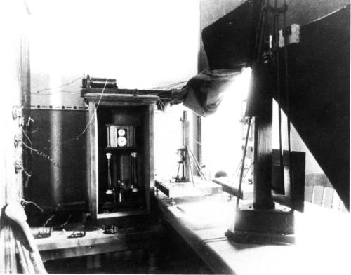 A black and white image of Cattell's lab Hipp Chronoscope and gravity chronometer.