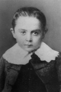 Black and white portrait of Viteles as a child